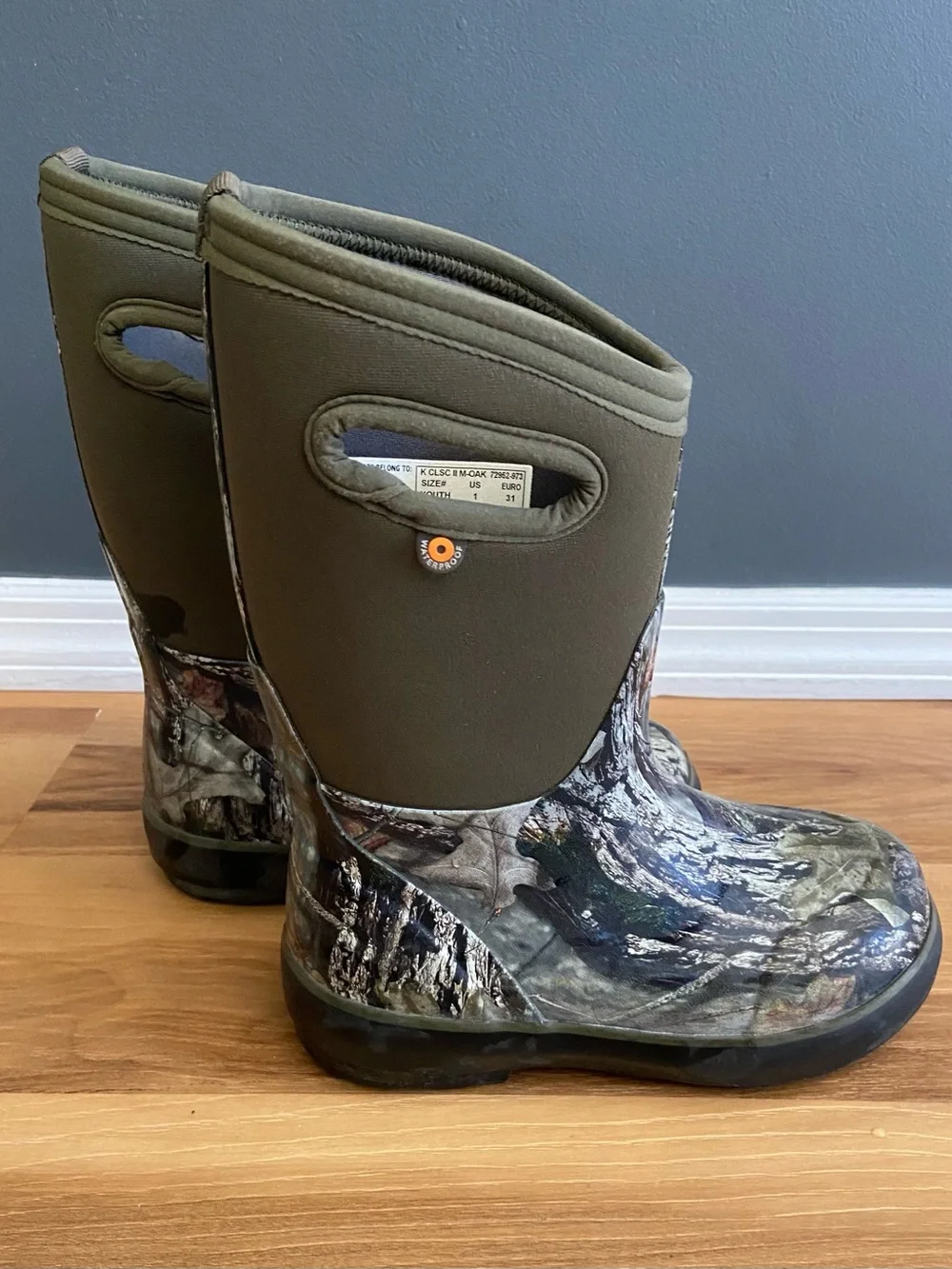 Bogs Youth Pull-On Boots in Olive Green and Black
